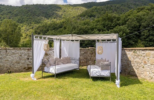 Pieve di Chio Villa | Beautiful private villa for 10 guests with WIFI, private pool, TV and parking, close to Cortona