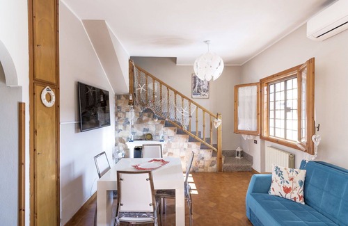 Lido dei Pini House | Beautiful private villa for 6 guests with A/C, WIFI, TV, patio and pets allowed