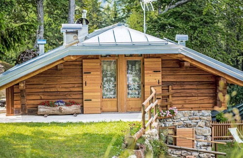 Borgo Valsugana House | Beautiful private villa for 6 guests with WIFI, TV, patio, pets allowed, panoramic view and park.