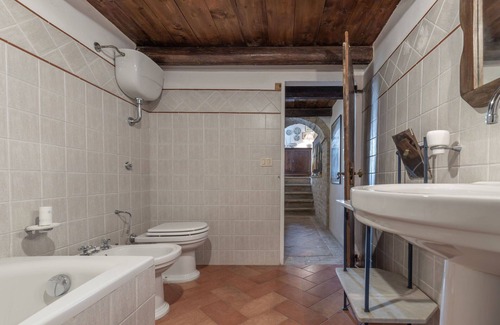 Offida Villa | Beautiful private villa for 10 people with WIFI, panoramic view and parking, close to Ascoli Pic...