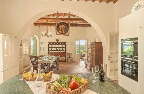 Palaia Villa | Beautiful private villa with WIFI, A/C, private pool, TV, patio, panoramic view and parking