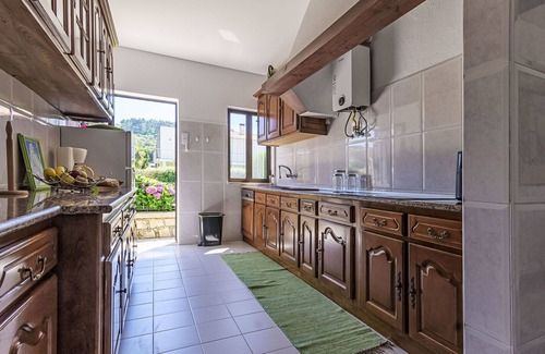 Vilarelho House | Beautiful private villa for 4 people with WIFI, TV, terrace and parking