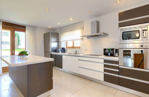 Baredine Villa | Beautiful private villa with private pool, A/C, WIFI, TV, terrace, panoramic view and parking