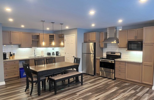 Bobcaygeon Cottage | Beautiful Private Waterfront Cottage