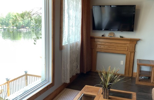 Campbellford Cottage | Beautiful Private Waterfront Cozy Cottage with private dock and fall colour view
