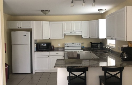 Kingston House | Beautiful property near URI, Beaches and Newport!
