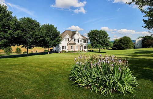 Boalsburg House | Beautiful PSU home in tranquil setting minutes from stadium