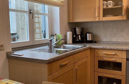 Untergrainau Apartment | Beautiful, quiet 3-room 75 m² apartment, own entrance, small kitchen, balcony. Garden, top location