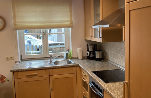 Untergrainau Apartment | Beautiful, quiet 3-room 75 m² apartment, own entrance, small kitchen, balcony. Garden, top location