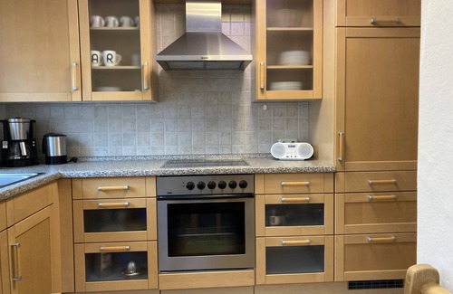 Untergrainau Apartment | Beautiful, quiet 3-room 75 m² apartment, own entrance, small kitchen, balcony. Garden, top location
