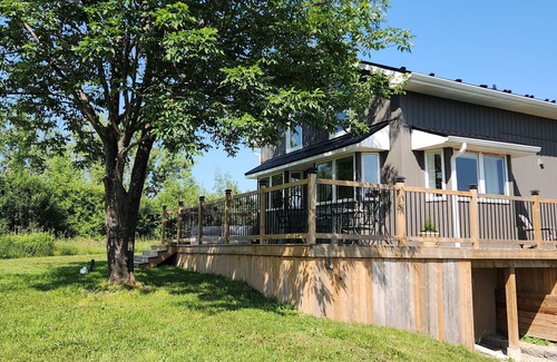 Meaford House | Beautiful Quiet Country Home. Close to Beaches and DT Meaford!