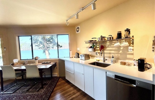 Pender Island Apartment | Beautiful, quiet place to stay with lovely beach access and stunning views.