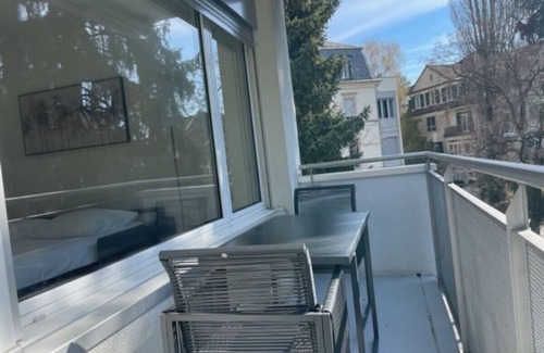 Hirslanden Apartment | Beautiful, quite and very central 2BR flat (Sky6)