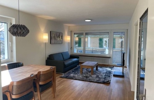 Hirslanden Apartment | Beautiful, quite and very central 2BR flat (Sky6)