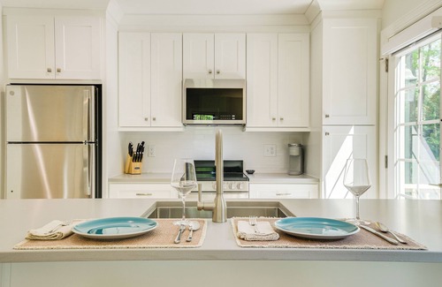 Raleigh Cottage | Beautiful Raleigh Cottage Rental: 5 Mi to Downtown