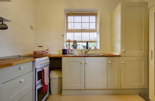 Kneesall House | Beautiful Rambling Cottage for 14 in Nottinghamshire