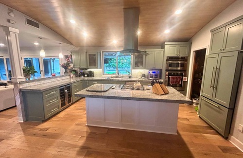 North Tustin House | Beautiful Ranch Style Retreat - Minutes from OC BEACHES/DISNEY