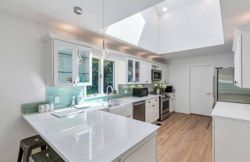 Hay Beach House | Beautiful Ranch Style Shelter Island Home with Private Pool, Close to Golf.