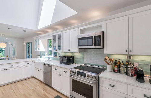 Hay Beach House | Beautiful Ranch Style Shelter Island Home with Private Pool, Close to Golf.