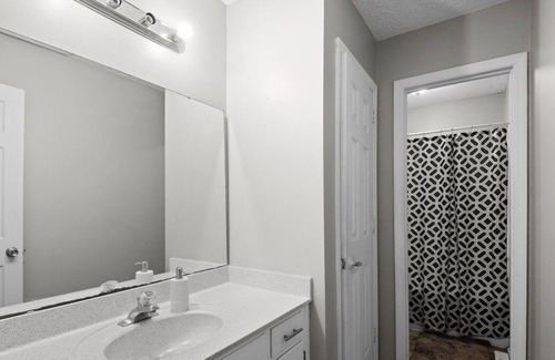 Missionary Ridge House | Beautiful & Rare Mountain Views! From a 2 bedroom home overlooking the city of Chattanooga
