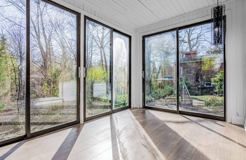 Aldershot House | Beautiful Ravine Home