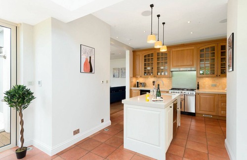Primrose Hill Apartment | Beautiful Regents Park Apartment
