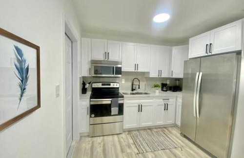 Buena Vista House | Beautiful & Relax Family House 2/1- Free Parking