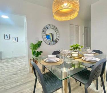Buena Vista House | Beautiful & Relax Family House 2/1- Free Parking