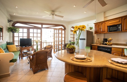 Conchas Chinas Condo | Beautiful & relaxing Condo Verde in prestigious Conchas Chinas