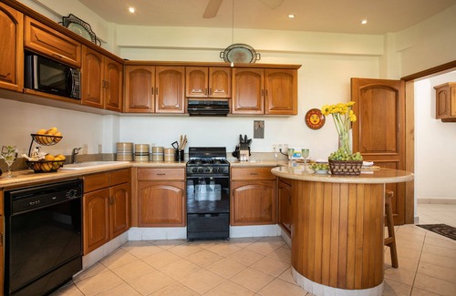 Conchas Chinas Condo | Beautiful & relaxing Condo Verde in prestigious Conchas Chinas