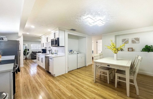 Egypt Lake-Leto House | Beautiful&Relaxing Central Location 2 kings