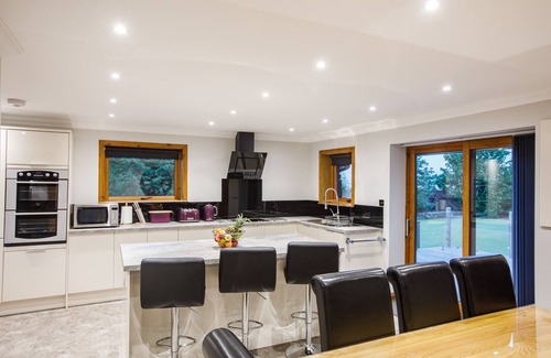 Auchterhouse House | Beautiful relaxing house in fantastic peaceful location near Dundee with hot tub