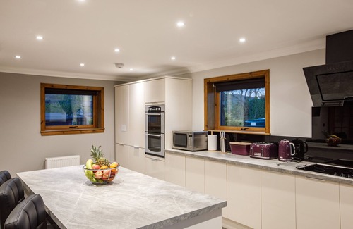 Auchterhouse House | Beautiful relaxing house in fantastic peaceful location near Dundee with hot tub