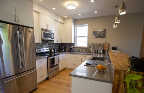 Cumberland House | Beautiful relaxing modern 3 BR new home in Cumberland village - month rental