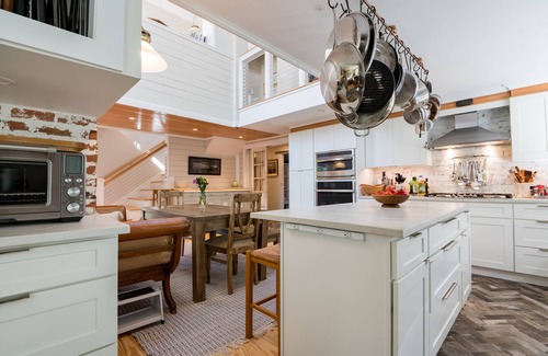 Eastham House | Beautiful remodel! Walk to salt water beaches, trails & ponds. Dog friendly