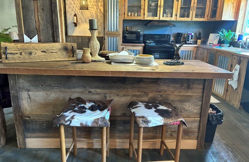 Yelm Apartment | Beautiful remodeled 3-bedroom bunkhouse. Family/Pet friendly. Lots of amenities.