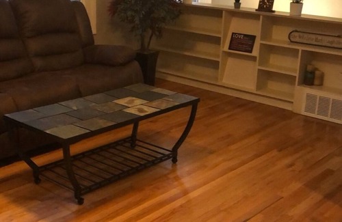 Lincoln House | Beautiful remodeled 4 bedroom 2 bath house