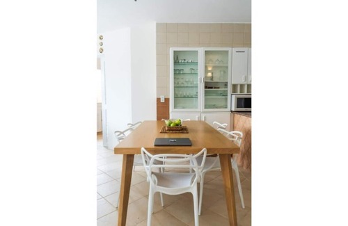 Same Apartment | Beautiful Remodeled Apartment 2 Rooms WIFI