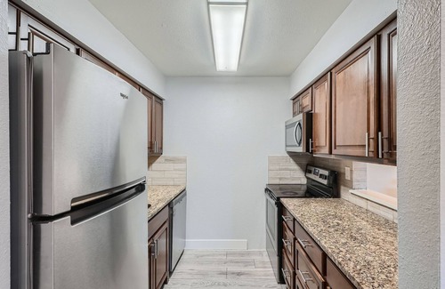 Aurora Condo | Beautiful remodeled Condo in Aurora Colorado - Single Room