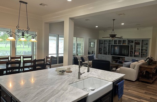 Anderson House | Beautiful remodeled Lodge on breathtaking ranch!