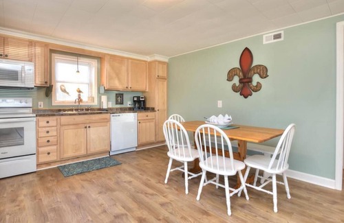 Long Beach House | Beautiful-Remodeled Duplex-2BR/1BA 2nd Row-Oceanview-Sleeps6