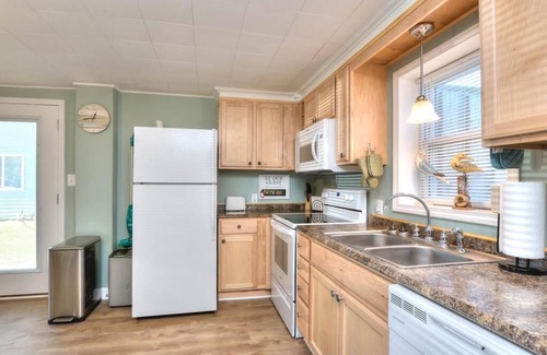 Long Beach House | Beautiful-Remodeled Duplex-2BR/1BA 2nd Row-Oceanview-Sleeps6