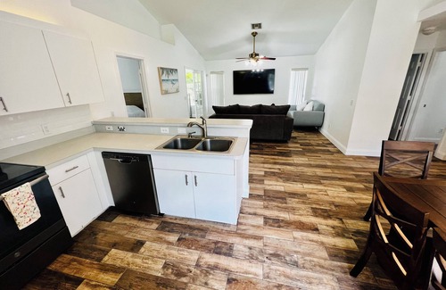 Vero Beach House | Beautiful Renovate Home Jacuzzi Pool Heated WiFi Vero Beach