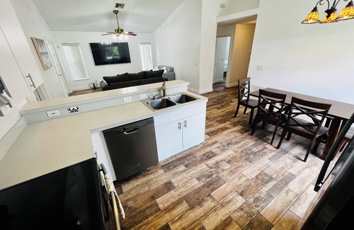 Vero Beach House | Beautiful Renovate Home Jacuzzi Pool Heated WiFi Vero Beach