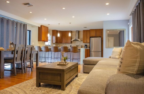 Central Corals House | Beautiful Renovated Home in Oakland Park Heated Pool