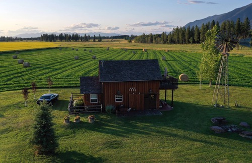 Kalispell House | Beautiful renovated 1915 Two Story Barn Near Glacier Par