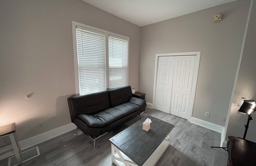 Cleveland Apartment | Beautiful Renovated aged Spacious Apartment in Cleveland