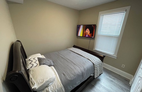 Cleveland Apartment | Beautiful Renovated Apartment in Cleveland