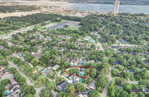 Taylor Lake Village House | Beautiful Renovated Claer Lake 5bedroom with pool