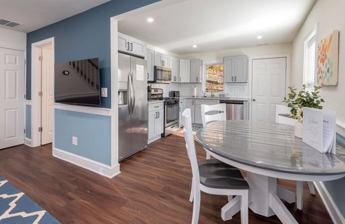 Jefferson House | Beautiful Renovated Townhome w/parking